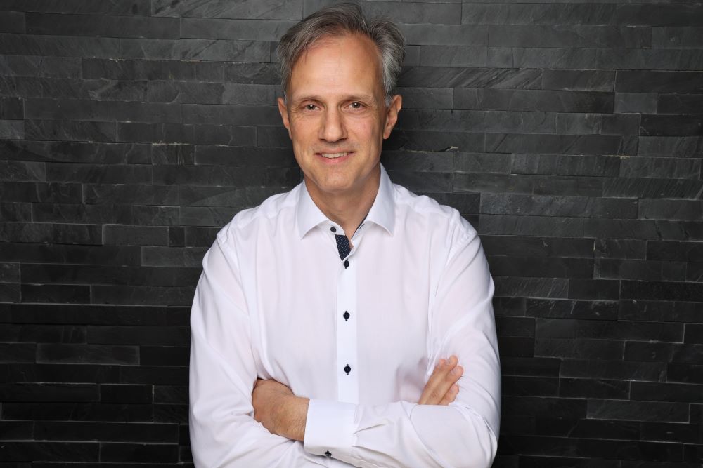 An interview with Bayer’s outgoing head of IP Dr. Jörg Thomaier, new head Dorian Immler